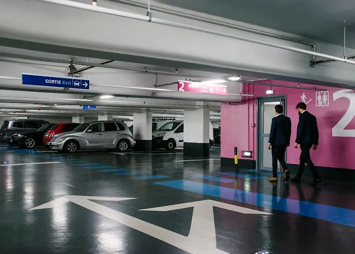 Charmant T3 Sur Jolie Place, Parking Inclus, Clim
