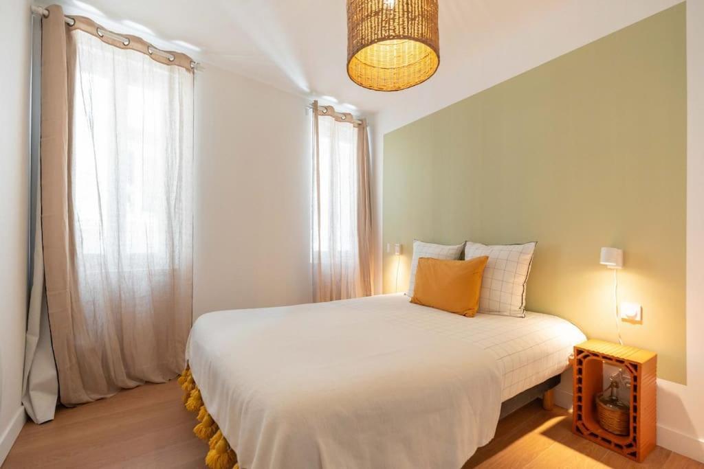 T3 Sur Jolie Place, Parking Inclus, Clim Apartment La Ciotat
