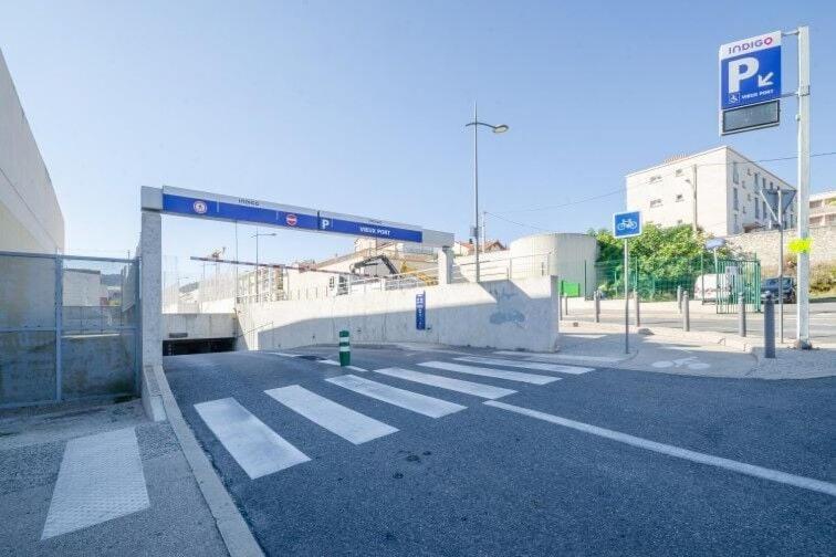 T3 Sur Jolie Place, Parking Inclus, Clim La Ciotat
